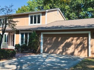 1220 Severn Ct, Ann Arbor, MI 48105
