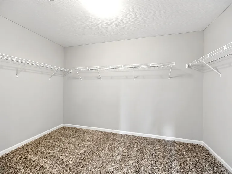 9440 Windsor Curv — Photo 31
