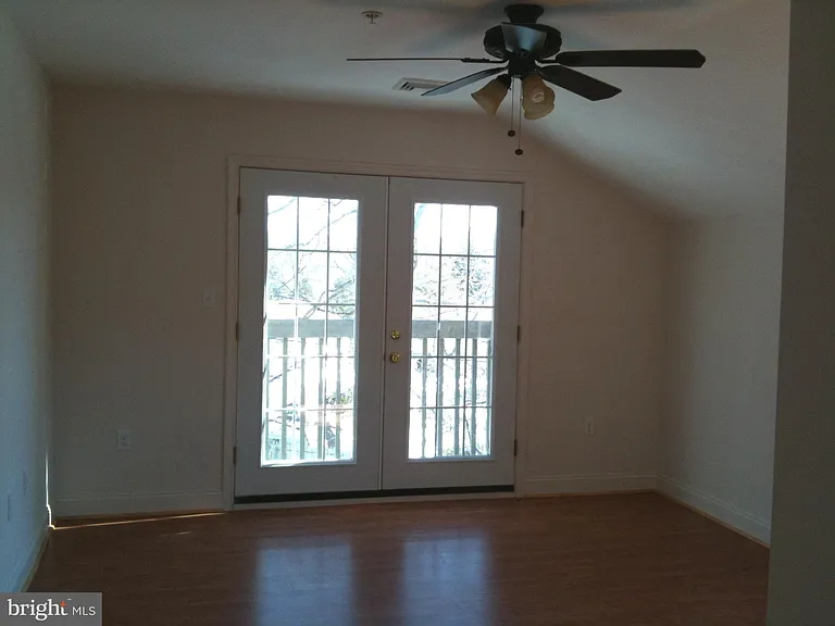 115 Morton Ave #2 — Photo 9