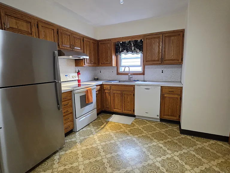 14 Wall St #1 — Photo 2