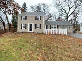 63 Prudence Ct, Warwick, RI 02888