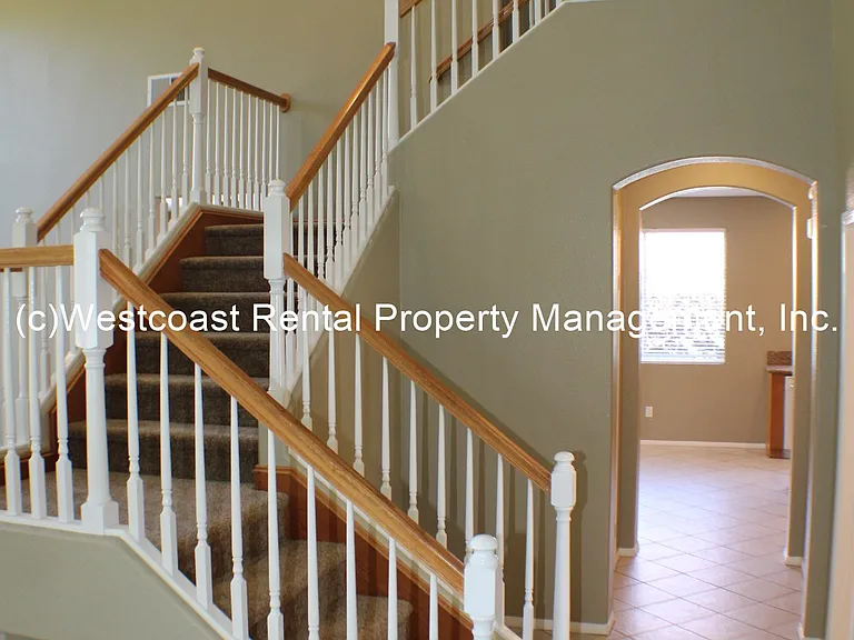 1889 Autumn Pl — Photo 24