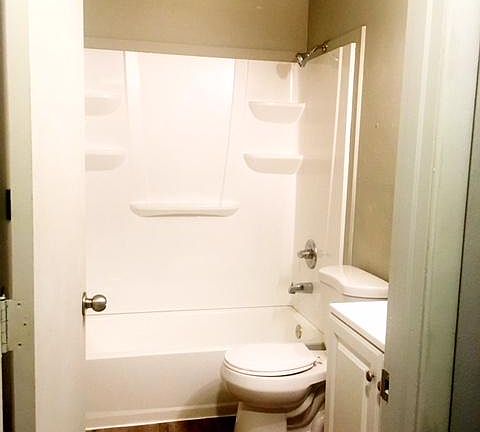4th image of 548 48th Ct SE