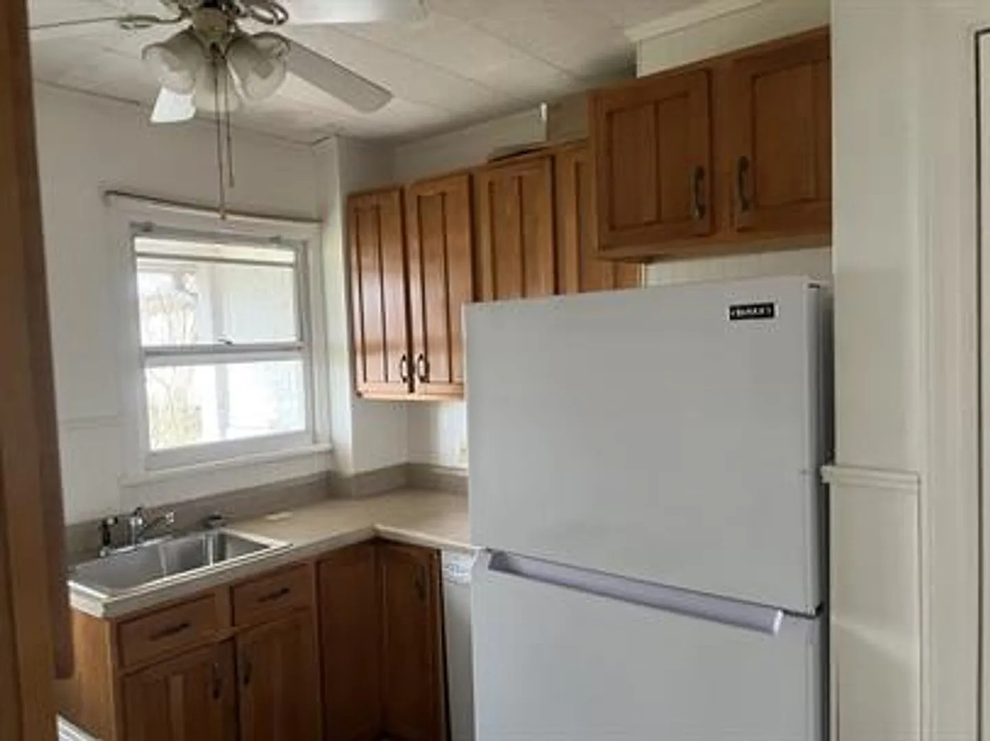 3 bedroom Single Family Home Clairton, PA — Photo 2