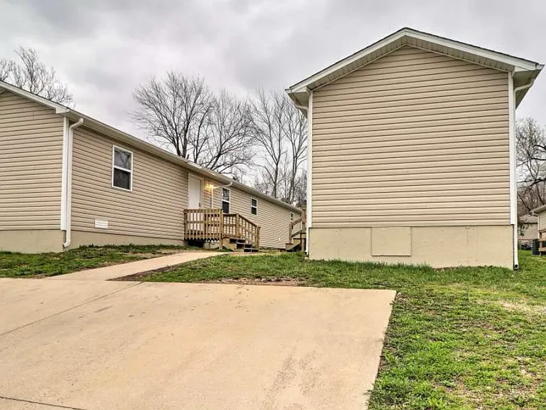 920 Renfrow St — Photo 24