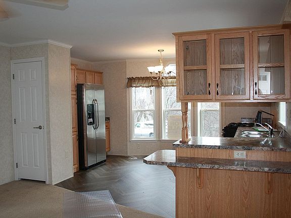 large eat in kitchen