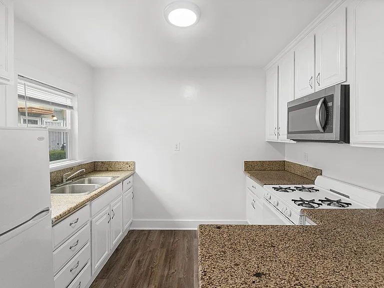 5414 Fountain Ave — Photo 21