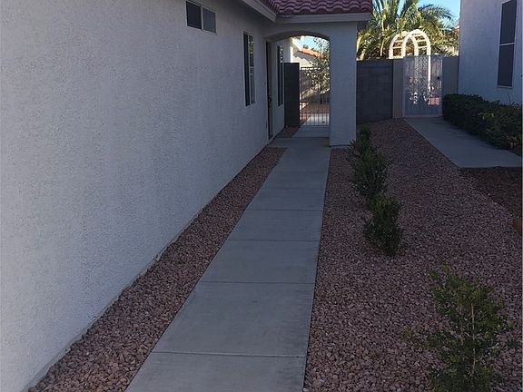 3rd image of 9378 Coral Berry St