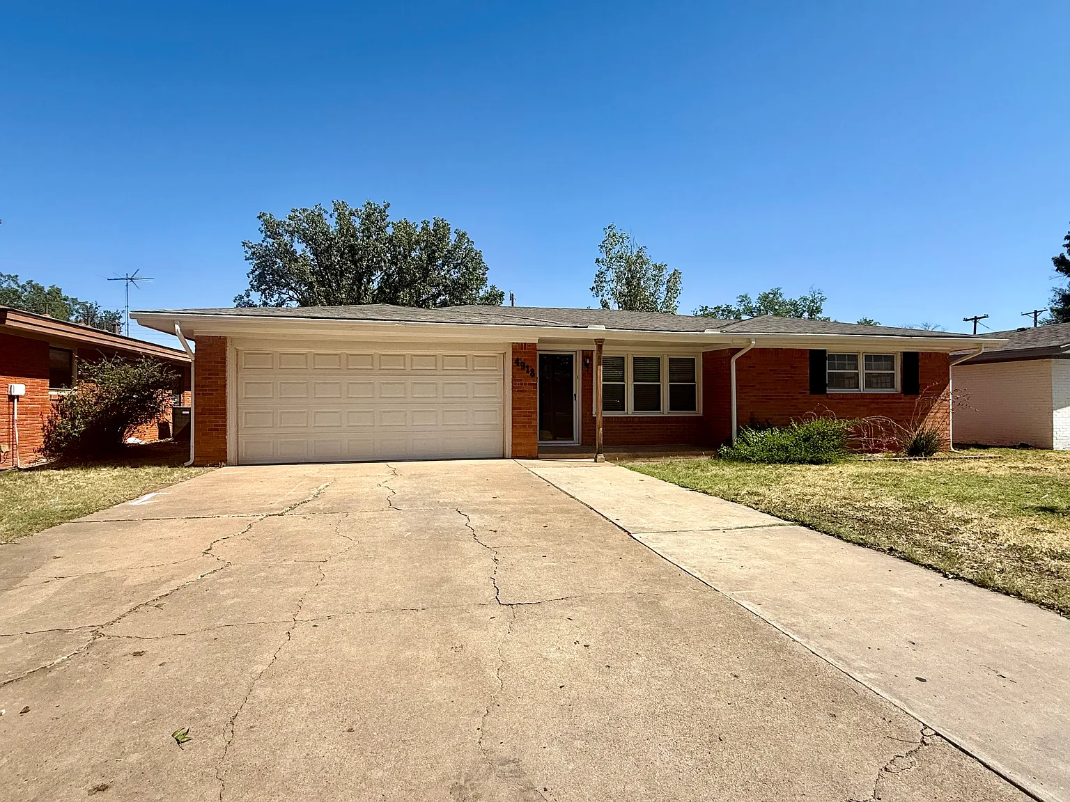 3 bed, 1882 sqft, $1,900 — Photo 2