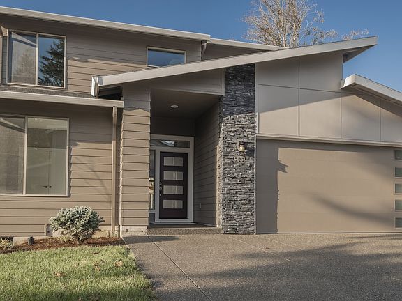 2nd image of 722 NW 108th Cir