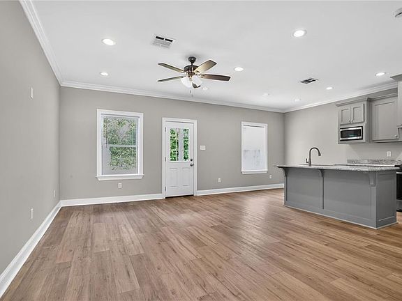 5th image of 512 Magnolia Ave