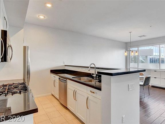 3rd image of 4555 Dean Martin Dr Unit 101