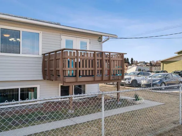 2737 N 78th Ave SE #A, Calgary, AB T2C 1M4