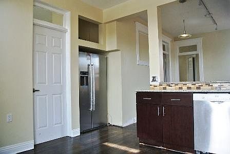 4th image of 651 W Armitage Ave