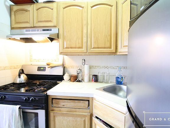 3rd image of 454 Greene Ave #2A