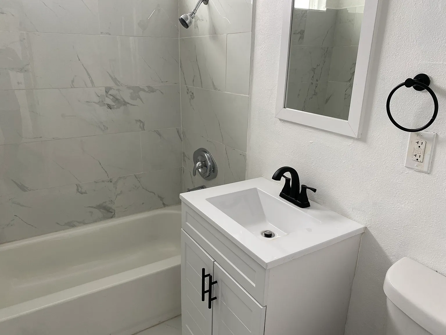 2 bed, 825 sqft, $1,350 — Photo 3