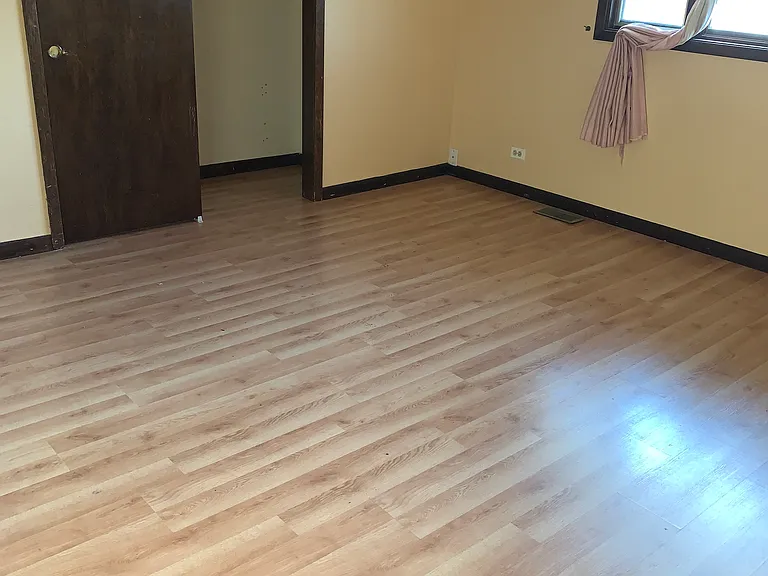 2136 Cedar Ave — Photo 11