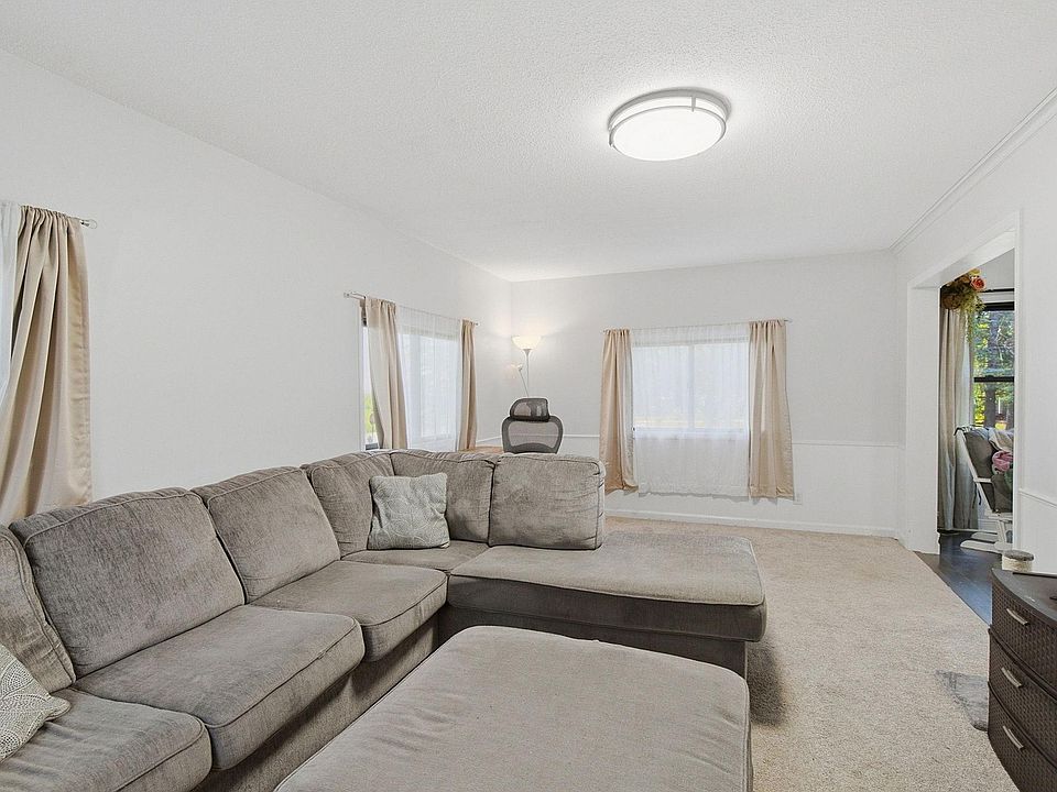1st image of 717 Forest St