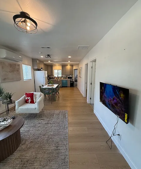 2037 S 3rd St — Photo 9