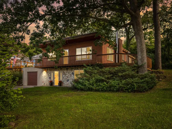 11959 Portage Lake Ave, Pinckney, MI 48169