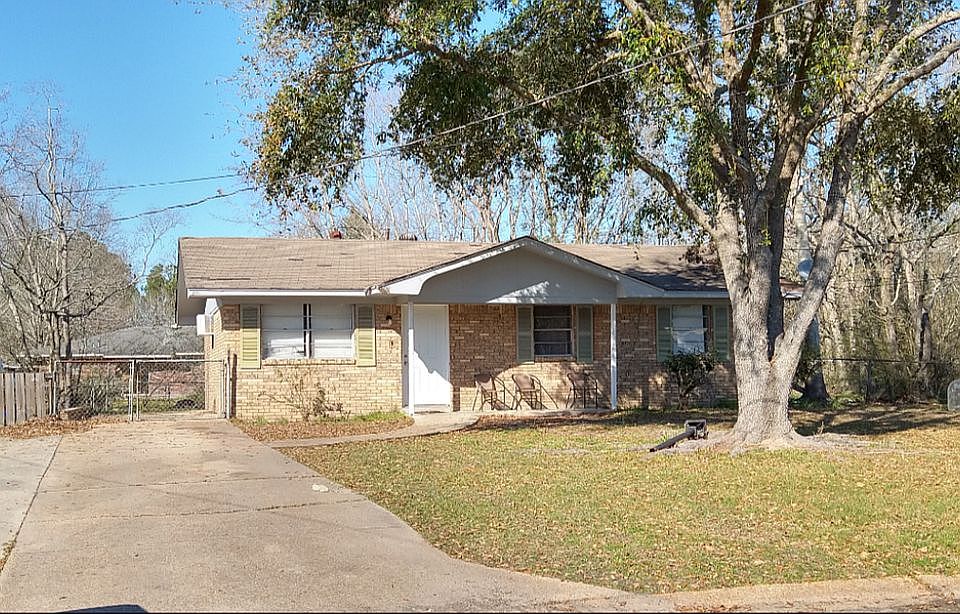 1st image of 15092 Patricia Cir