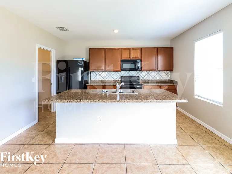 3816 Crystal Dew St — Photo 5