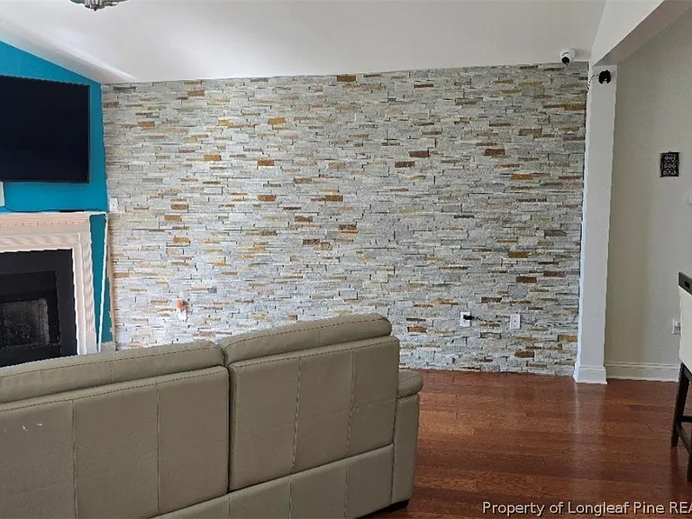 127 Nandina Ct — Photo 6