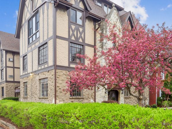 410 N Raynor Ave APT 2E, Joliet, IL 60435