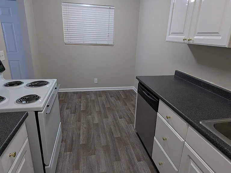 East Lake Apartments — Photo 2