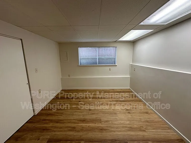 1727 45th Ave SW — Photo 19