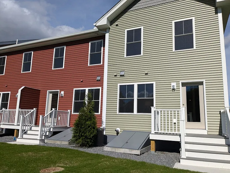 Rose Meadows — Photo 12