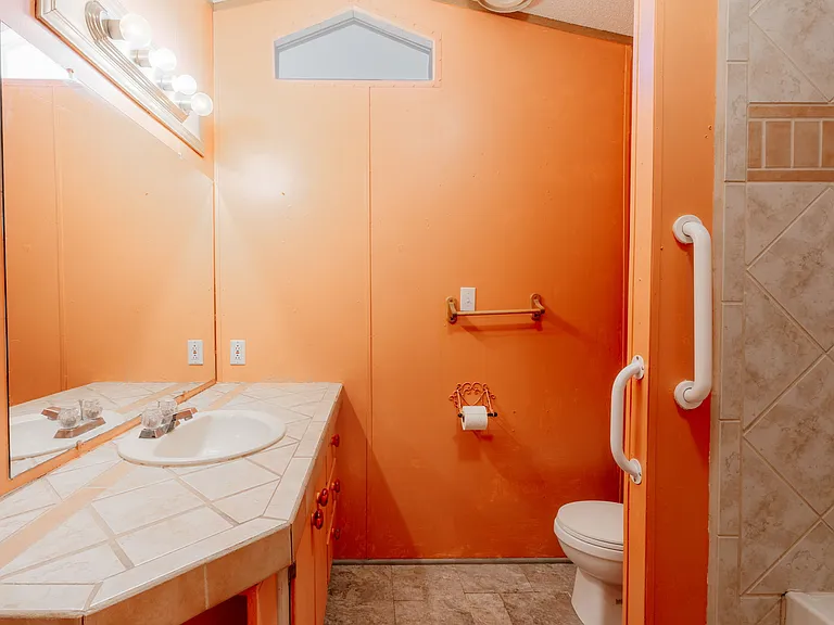 4212 N Charles St — Photo 6