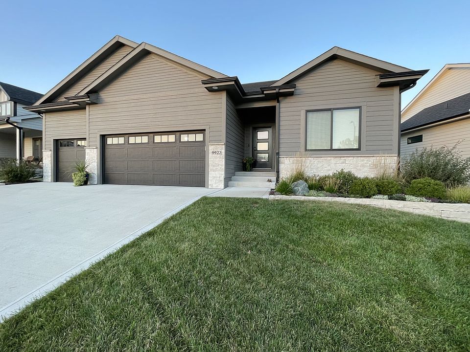 1st image of 9923 Watermeadow Cir