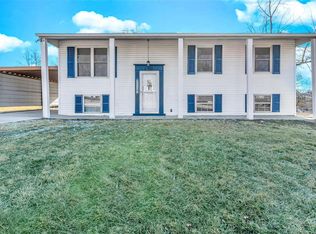 898 Sunset Dr, Arnold, MO 63010