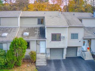 23 Laurel Ct, Fishkill, NY 12524