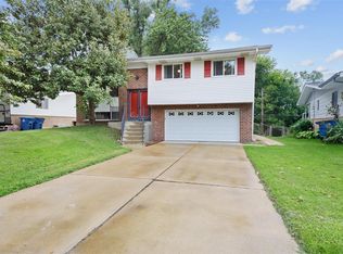 2219 Apple Bud Ln, Saint Louis, MO 63125
