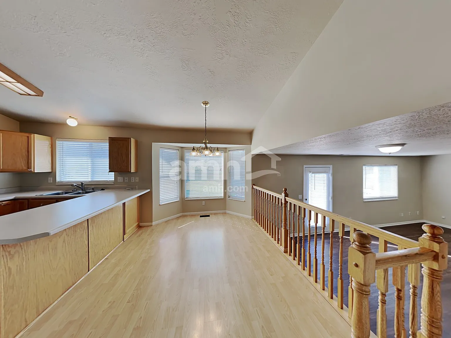 3 bed, 2.0 bath, 2131 sqft, $2,665 — Photo 4