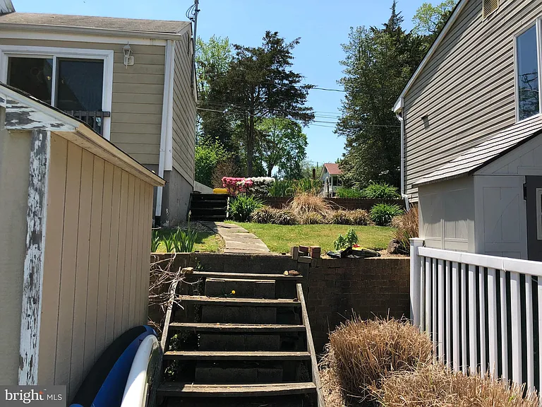 504 Walnut Dr — Photo 42