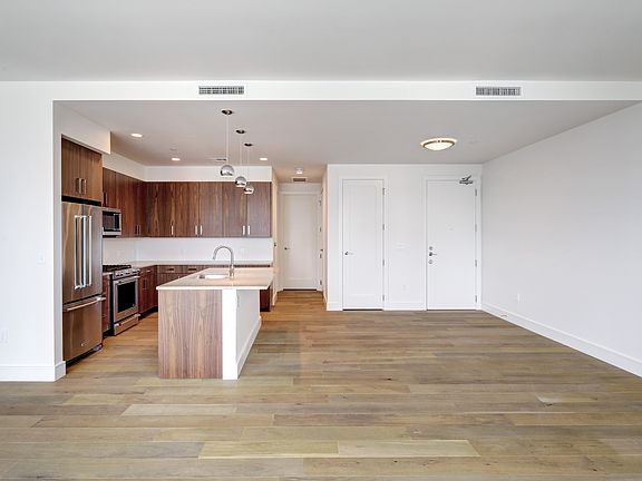 5th image of 222 West Ave #2013