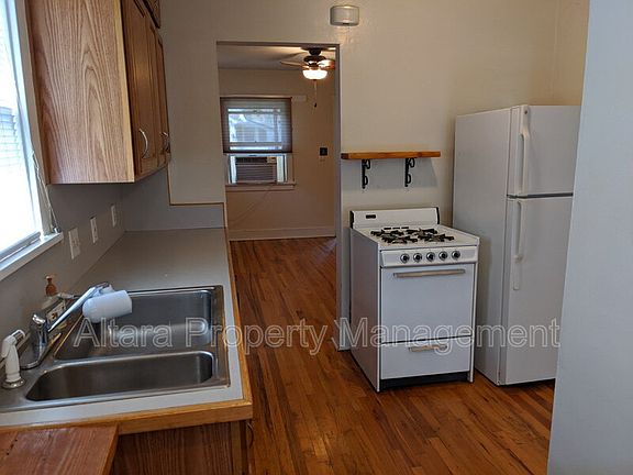 5th image of 1824 S Franklin St