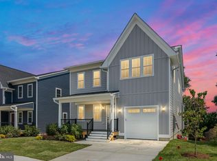 2722 1st Rd S, Arlington, VA 22204