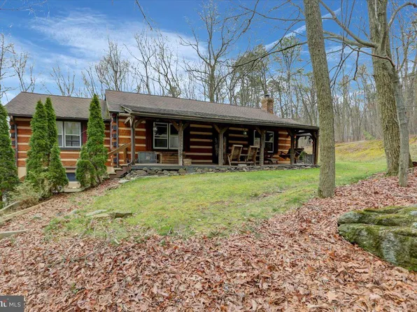 7 Oak Dr, Newville, PA 17241