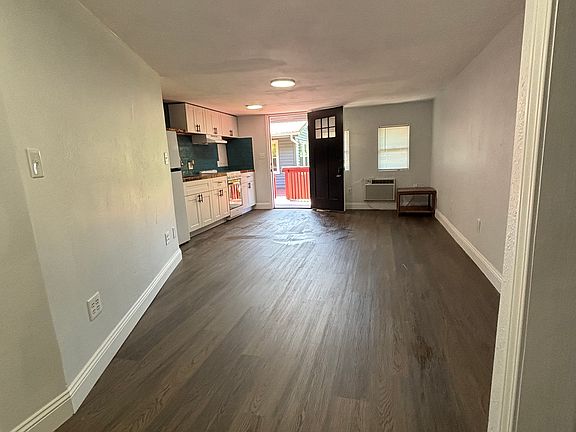 3rd image of 2008 Sunny Ln #B