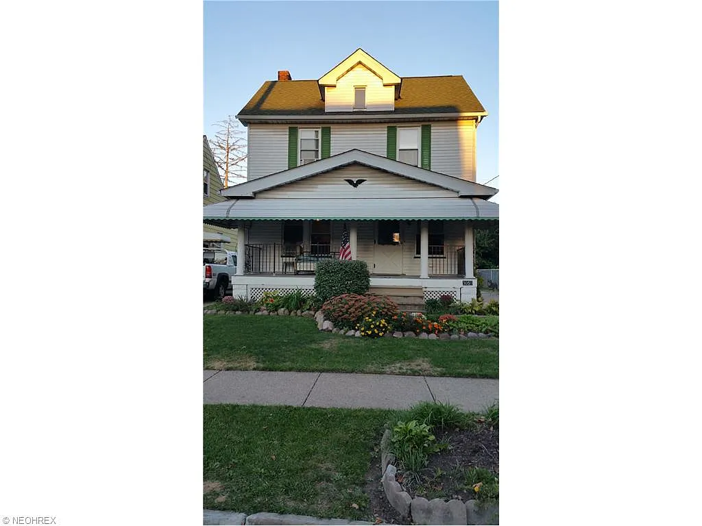 3059 W 112th St photo 1