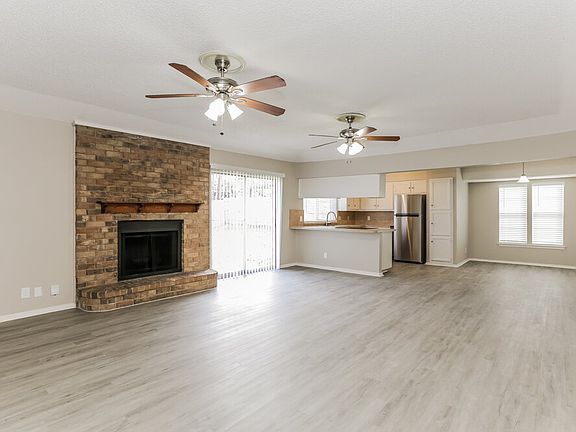4th image of 2727 Lucas Dr