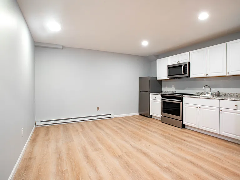 Cypress Ct — Photo 2