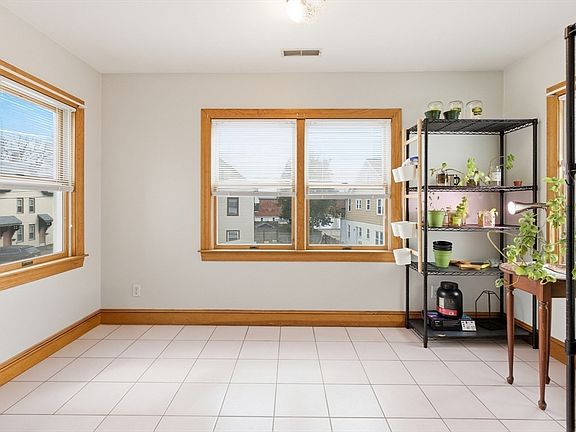 4th image of 4-6 Jensen Rd