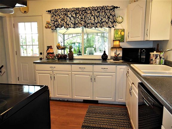 4th image of 13019 E Blossey Ave