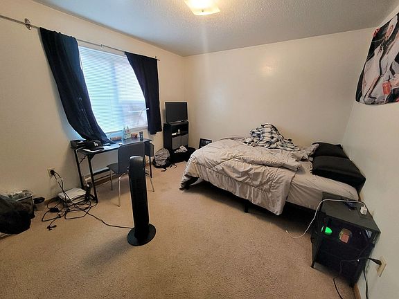 3rd image of 723 10th St N #723
