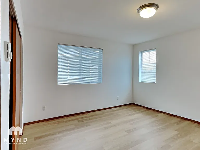 1412 E 64th St — Photo 25
